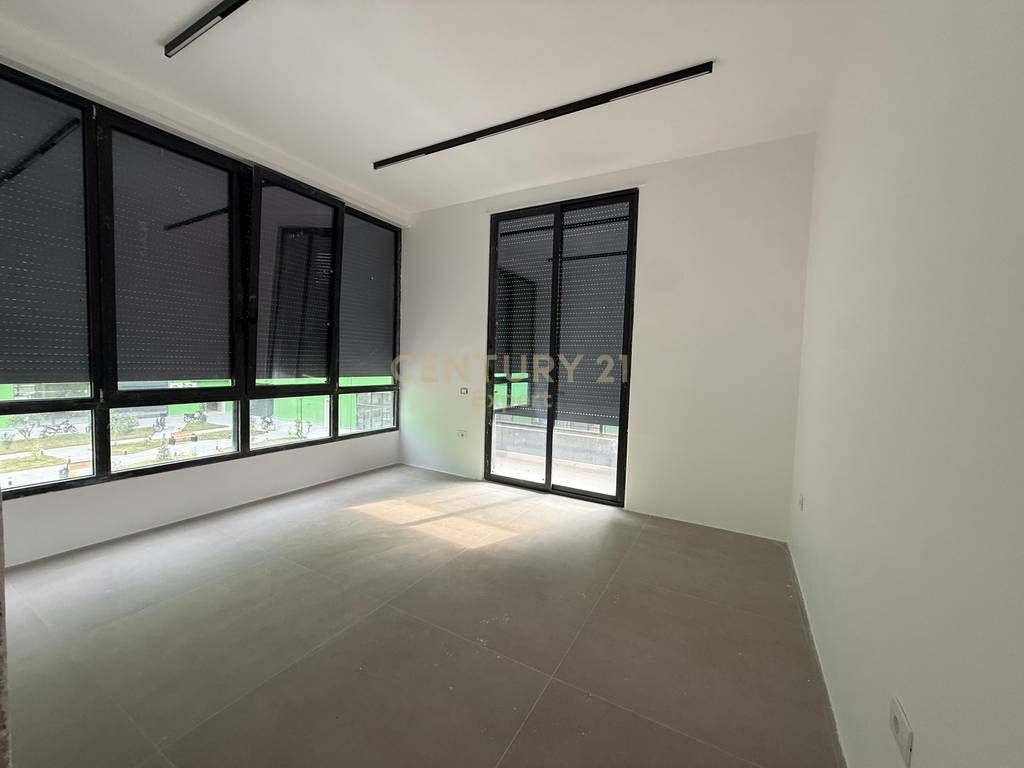 APARTAMENT 2+1 PER QIRA NE RRUGEN 5 MAJI 500 € /Muaj 50,000 Lekë /Muaj