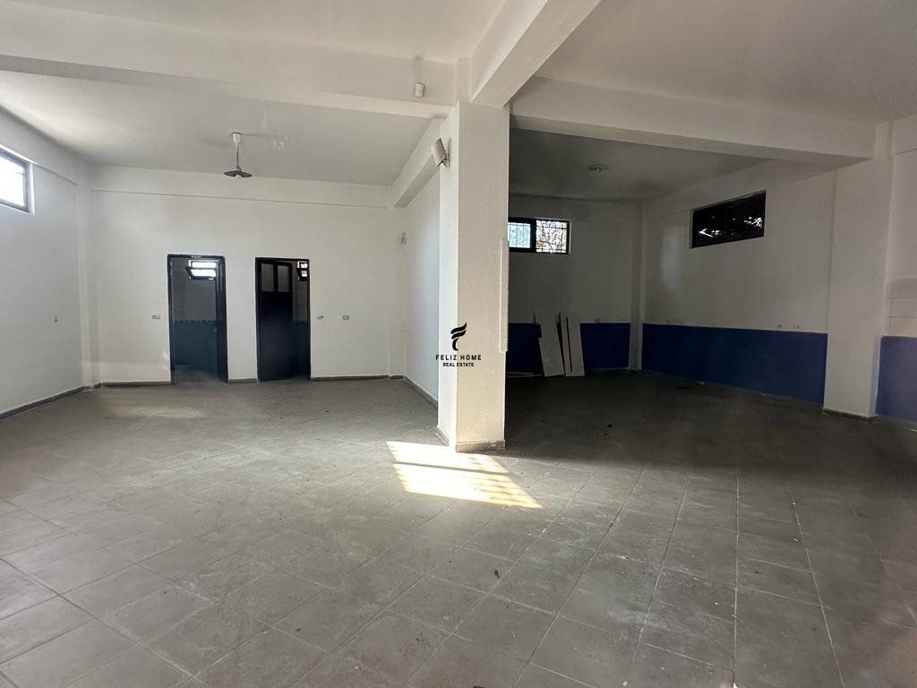 WAREHOUSES FOR RENT 220 M2 LAPRAKE 70,000 LEKE FH-92865