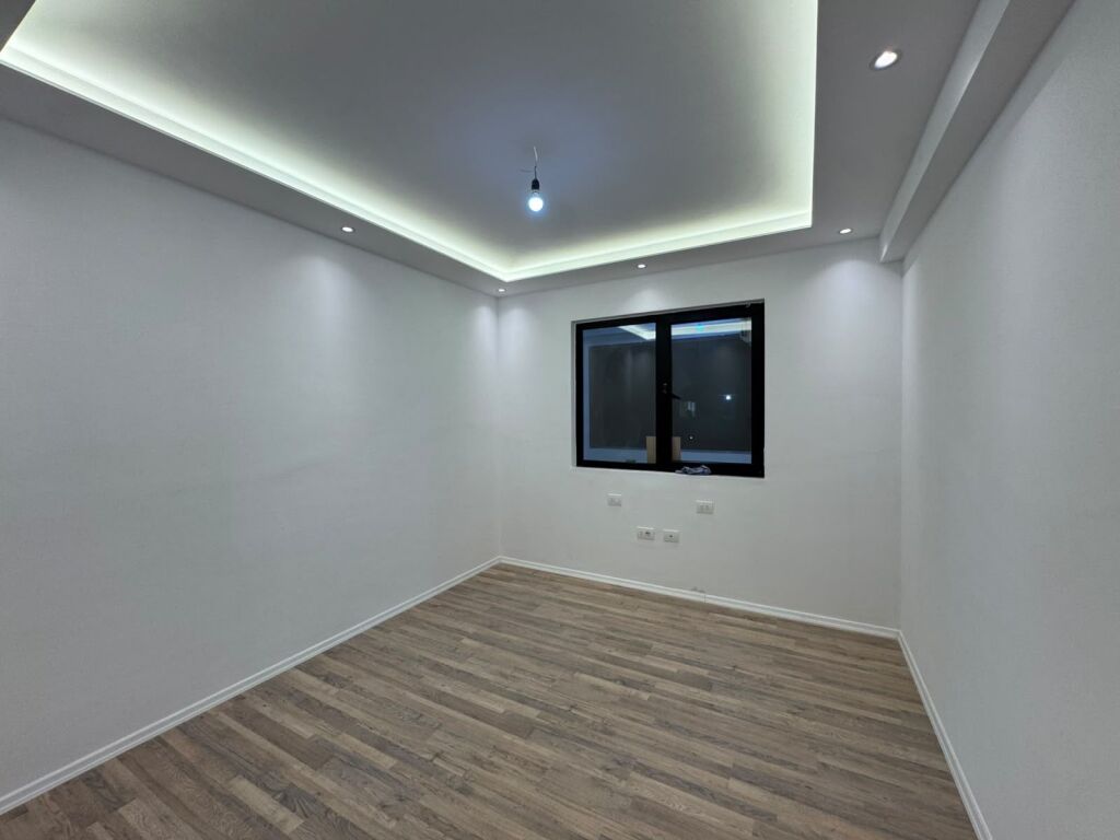 Apartment 2+1+parking for rent in Astir at the Urban Gate Complex. 65000 lek