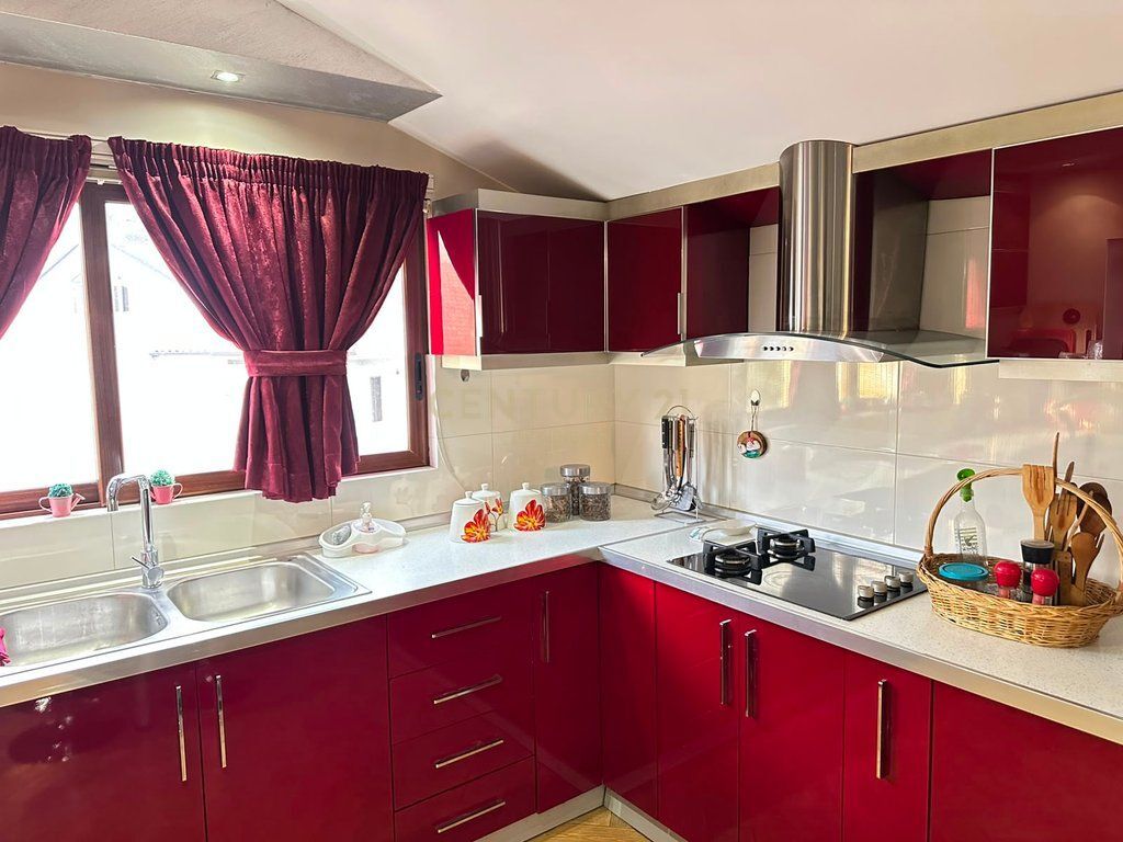 Apartament 2+1+3 | Ish-Fusha e Aviacionit 1,000 € /Muaj