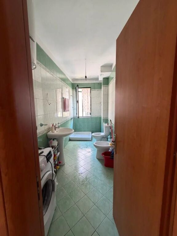 Jepet me qira apartament 1+1