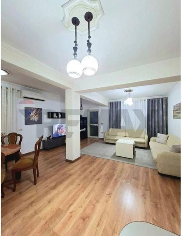 Vilë - Për Qira - Shkolla e Bashkuar, Tiranë(ID: 530191074-200)