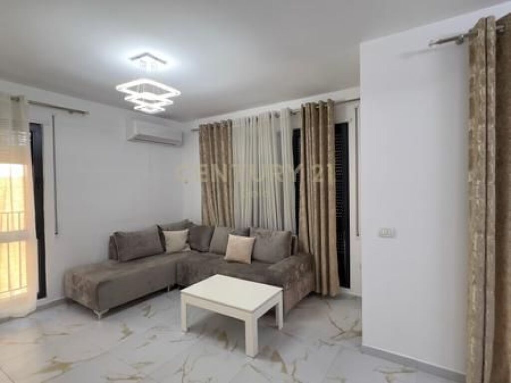 JAPIM ME QIRA APARTAMENT  POST PARKIMI TEK TREGU ELEKTRIK!!