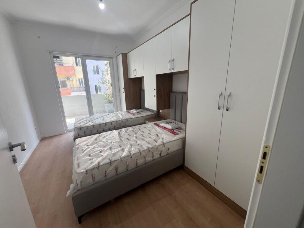 Appartamento 2+1 +2 con parcheggio a Kamez