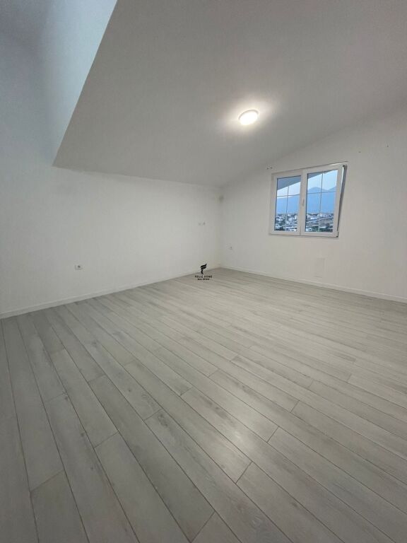 OFFICE FOR RENT 1000 M2 TEG 250,000 LEKE  FH-92671