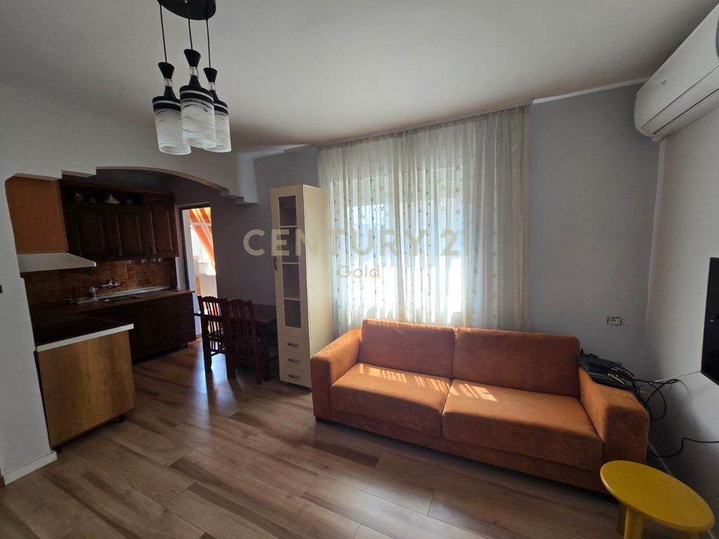 Apartament 1+1 per shitje prane shkolles se baletit