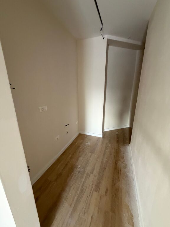 Studio apartment for sale near the former bus park price 100 million lek