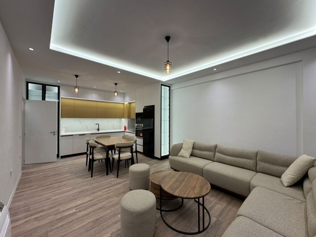 Apartment 2+1+parking for rent in Astir at the Urban Gate Complex. 65000 lek