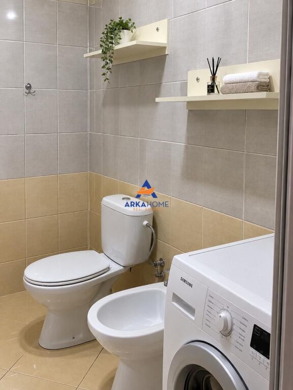 JEPET APARTAMENT ME QERA 1+1+BALLKON "PRANE PALLATEVE CABEJ, DERVENI" 45.000 LEKE
