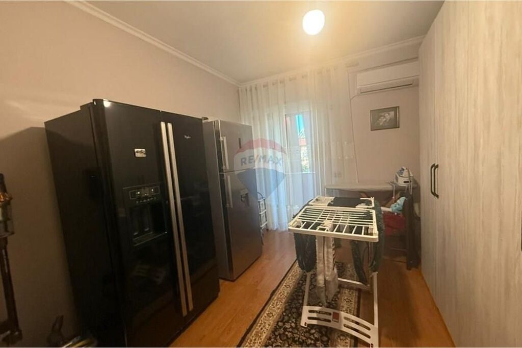 Apartament 3+1+2 për shitje , Rruga e Barrikadave