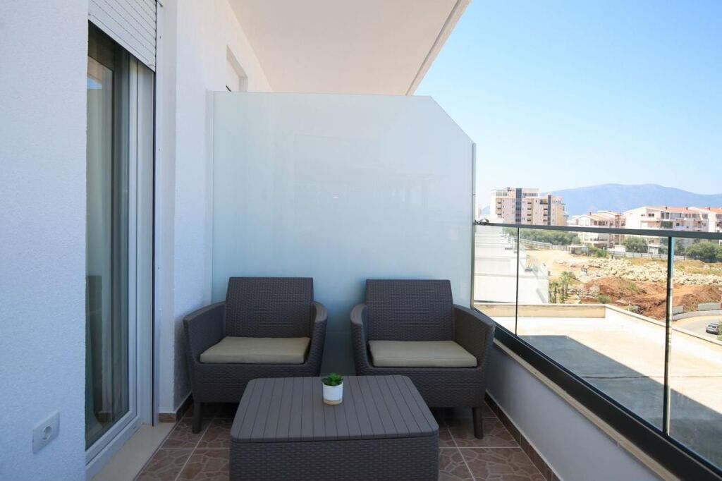 Apartament 2+1 me pamje Deti me Qera Afatgjate - Marina Bay, Vlore