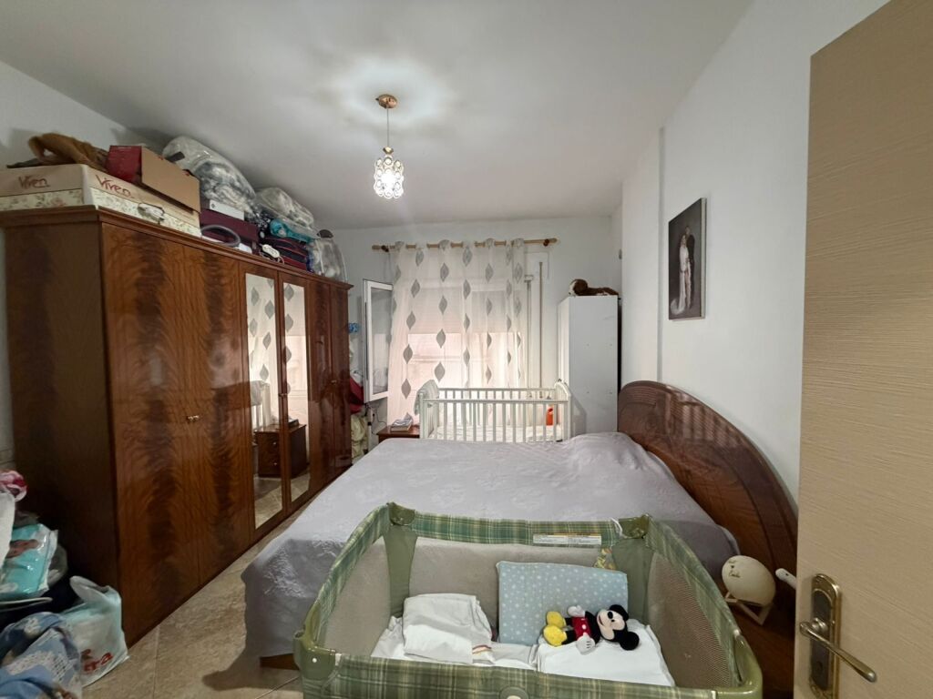 Apartament 1+1 për Shitje – Shkëmbi i Kavajës, pranë Coloseut