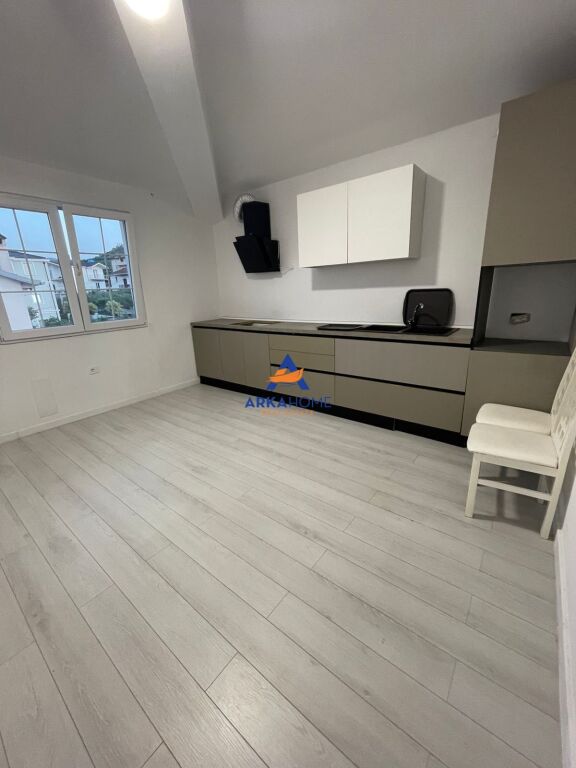JEPET ME QERA VILE 3-KATESHE 500 M2 "MJULL-BATHORE, PRANE TEG" 250.000 LEKE