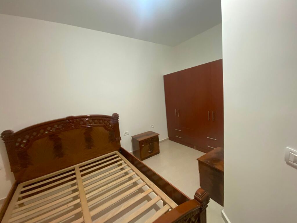 Apartament 1+1 per qera Kombinat !