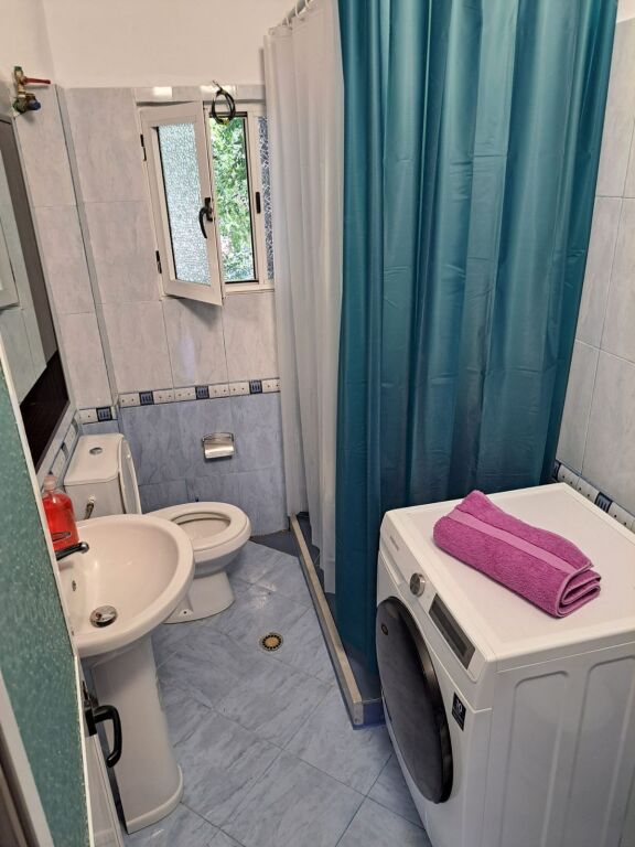 Apartament 2+1 me qira ne Xhamllik!