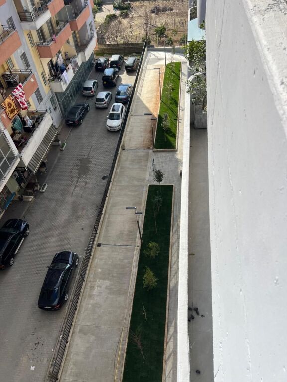Appartamento 2+1 +2 con parcheggio a Kamez