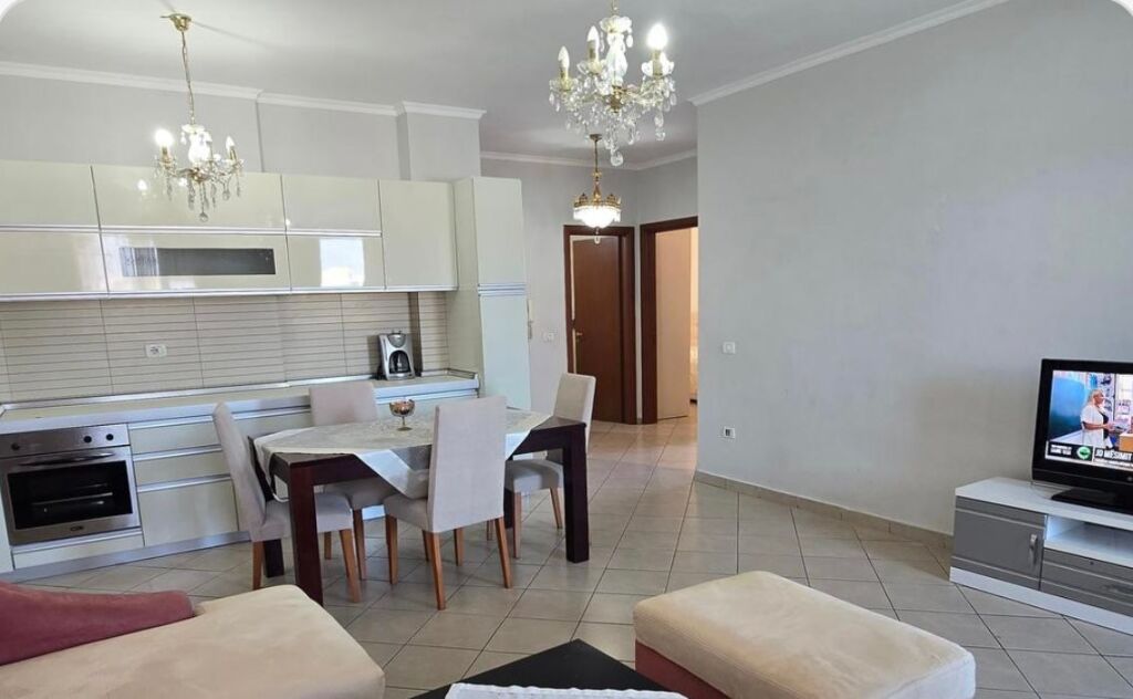 Apartament 3+1 ne shitje , Perballe Delijorgjit !