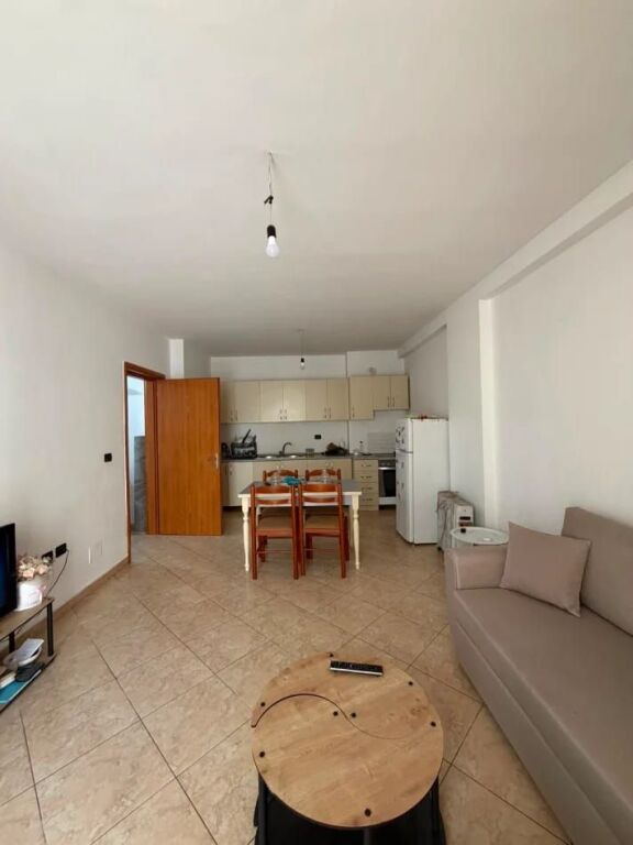 Jepet me qira apartament 1+1