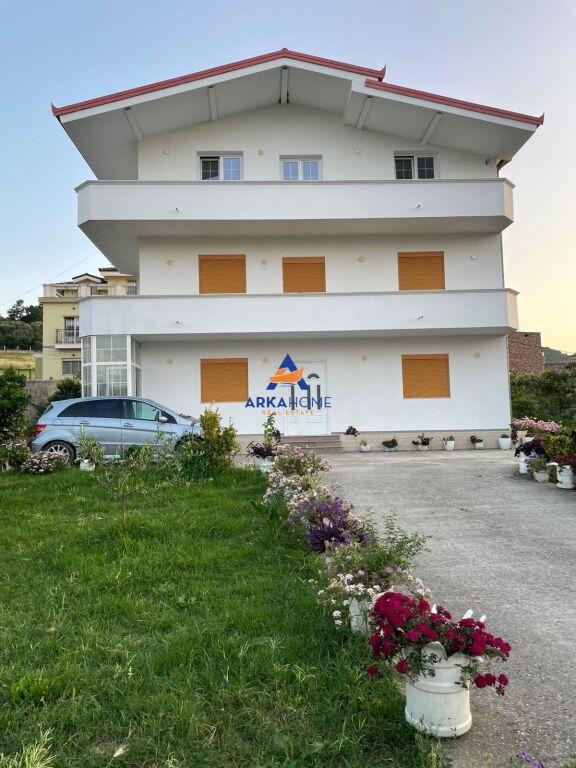 JEPET ME QERA VILE 3-KATESHE 500 M2 "MJULL-BATHORE, PRANE TEG" 250.000 LEKE