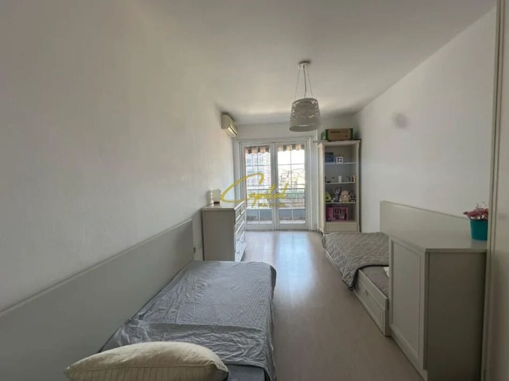 APARTAMENT ME QIRA 2+1+2 KOMUNA E PARISIT 870 EURO