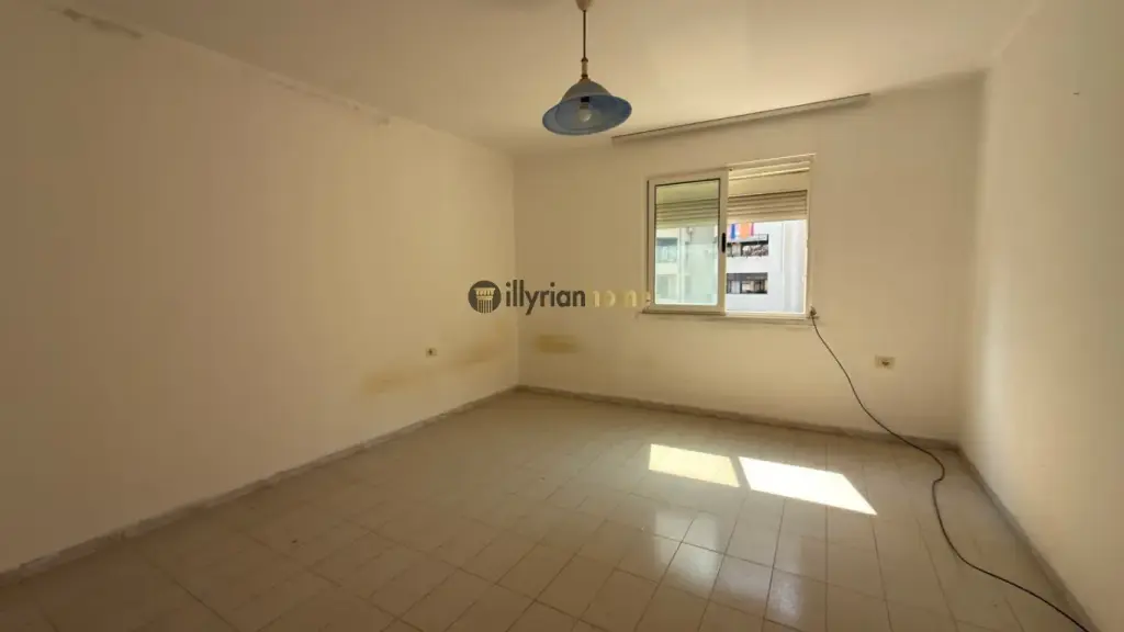 QIRA | APARTAMENT 3+1 | PRANË MINISTRISË SË DREJTËSISË