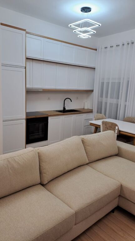 Jepet Me Qera Apartament 2+1+1 Ballkon