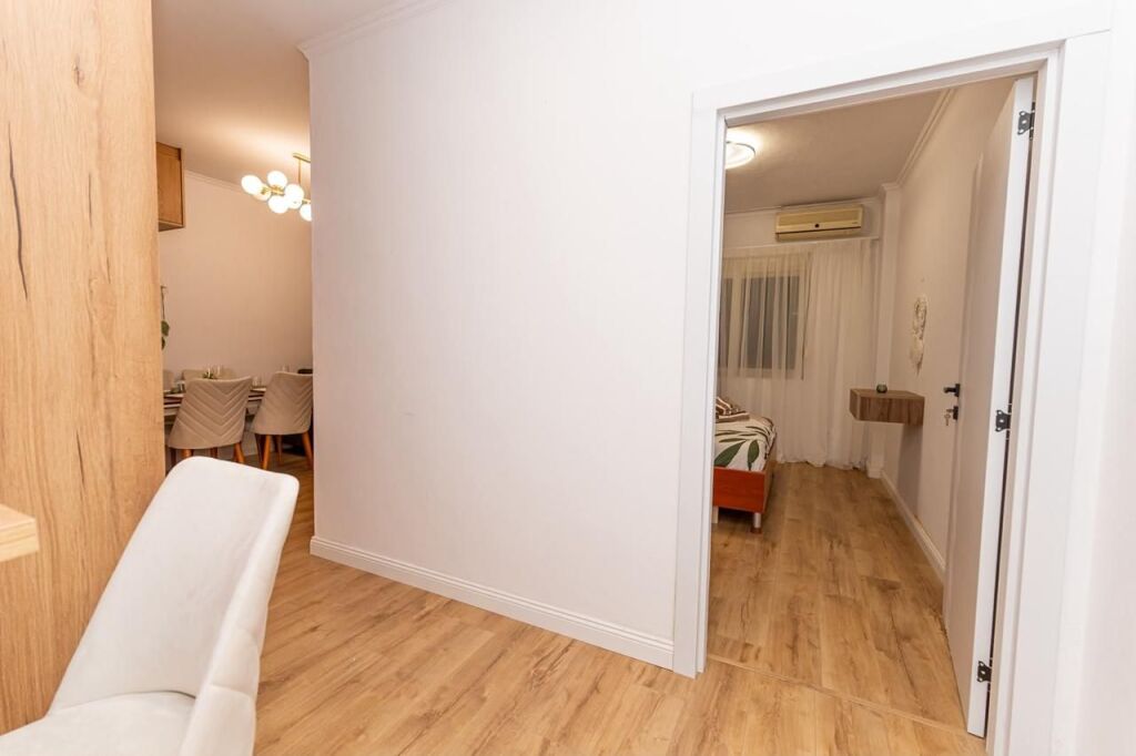 Shitet Apartament 1+1 te Shkembi Kavajes