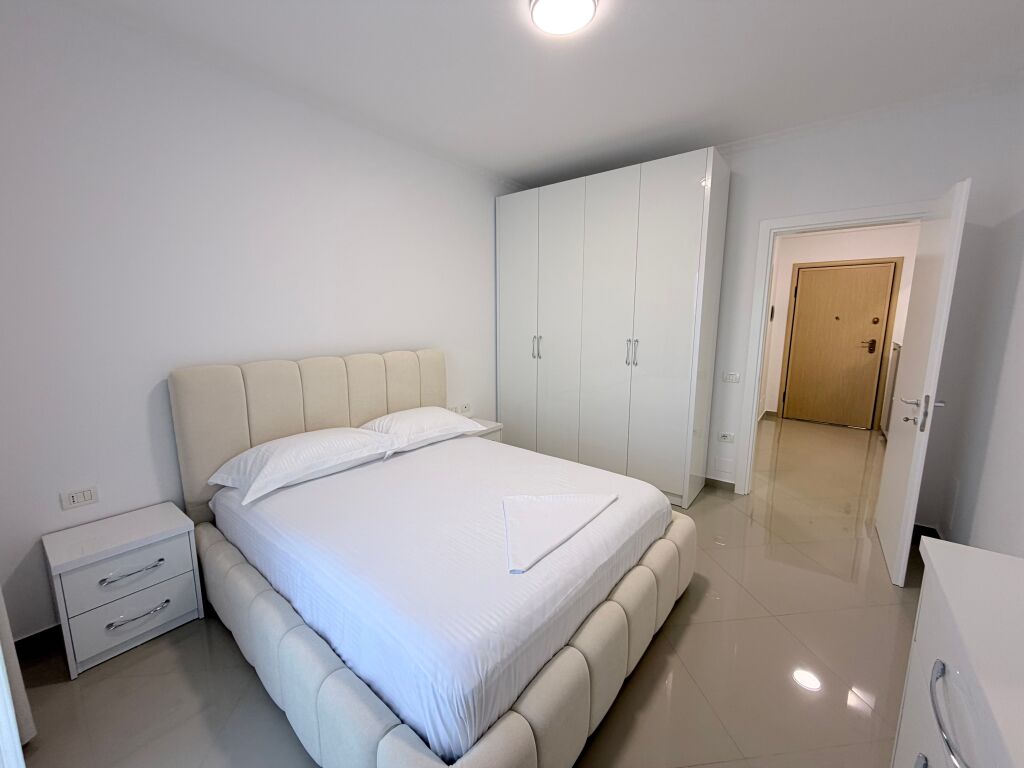 🏡 FOR RENT APARTMENT 1+1 – GREEN CITY, ASTIR  📍 Location: Green City, Astir 🏢 Floor: 2 🛗 New building with elevator 🛏️ Typology 1+1 💰 Price: 55,000 lek/month  Apartment located in a highly sought and accessible area.  📞 For more information or for a visit, contact privately.