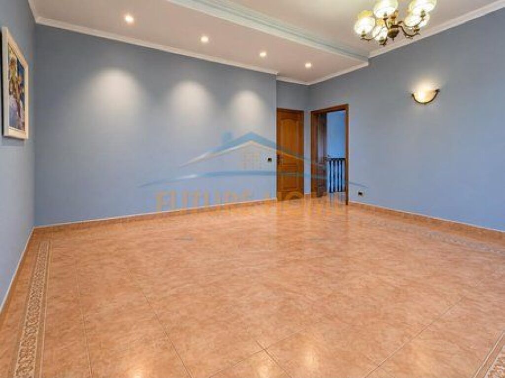 Shitet, Apartament 2+1+2, Bllok