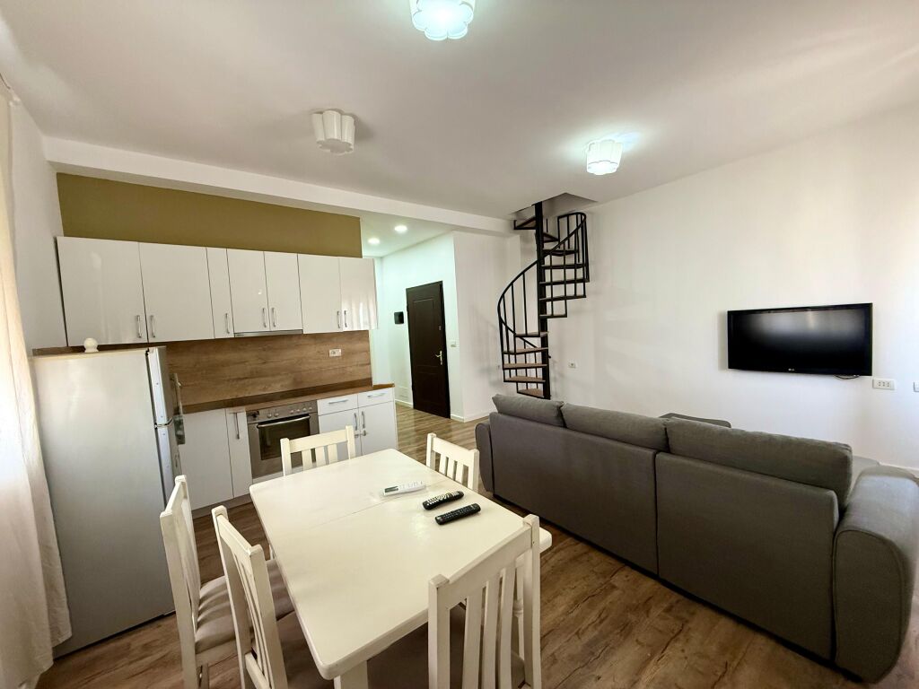 APARTAMENT 1+1 ME QIRA -ISH-FRIGORIFERI