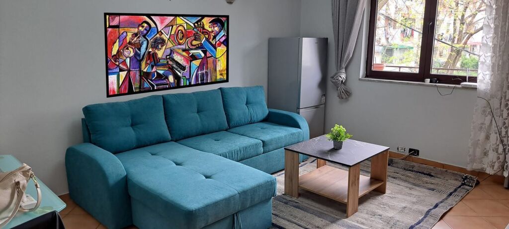 Apartament 2+1 me qira ne Xhamllik!