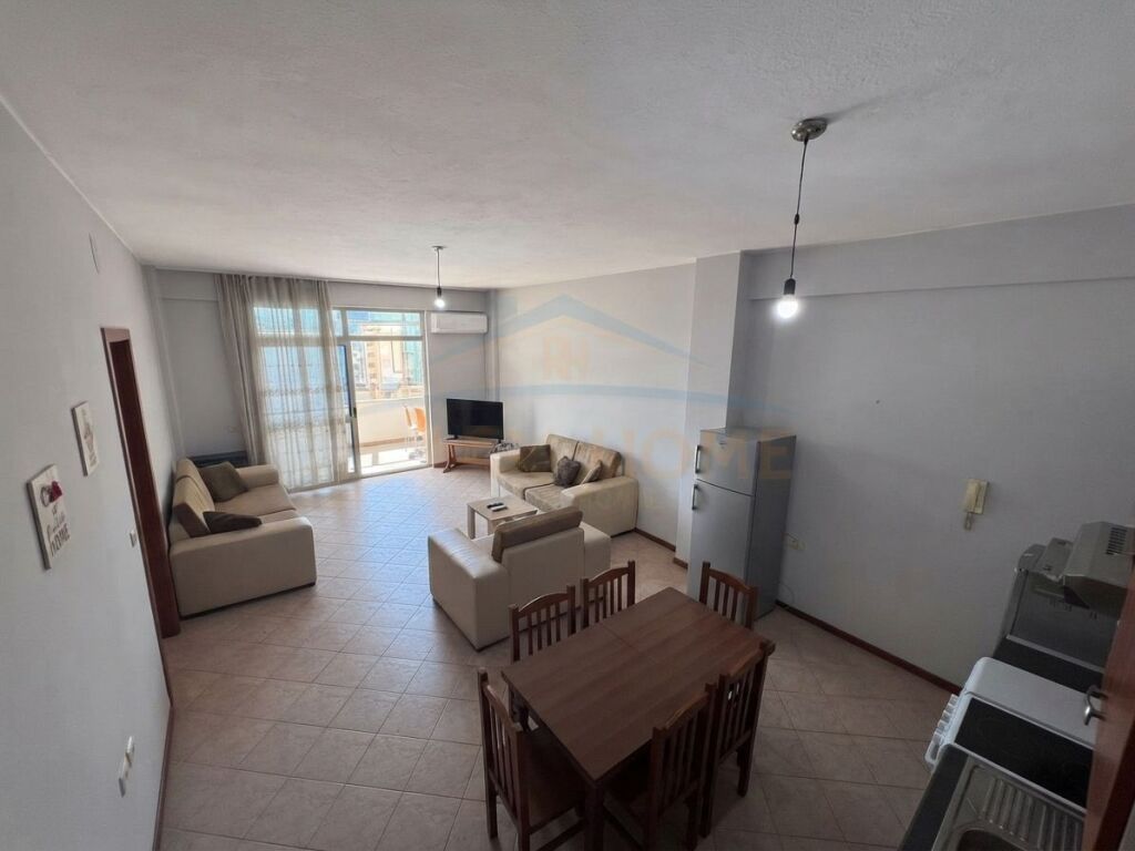 Qira, Apartament 2+1+2, Bulevardi Zogu I, Tiranë.