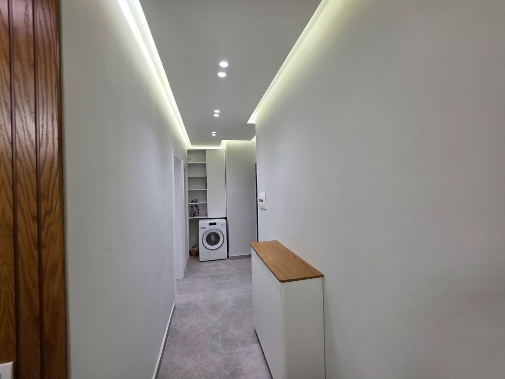 🏡 Apartament 1+1 me qera  📍 Rruga e Dibrës, pranë njësisë numër 8 💵 Çmimi: 70.000 Lekë/Muaj