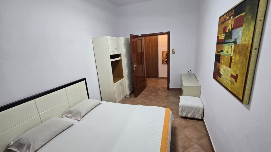 Apartament me qera 2+1 perballe Tajvanit  ID 5532