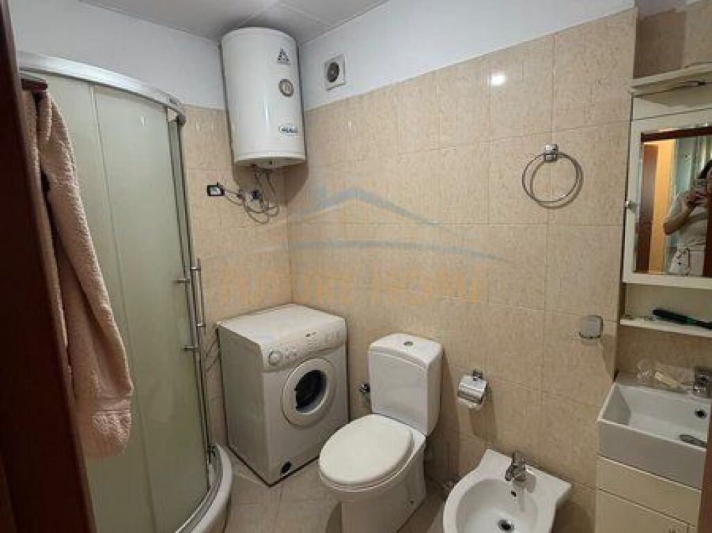 Shitet, Apartament 3+1, Rruga e Kavajës