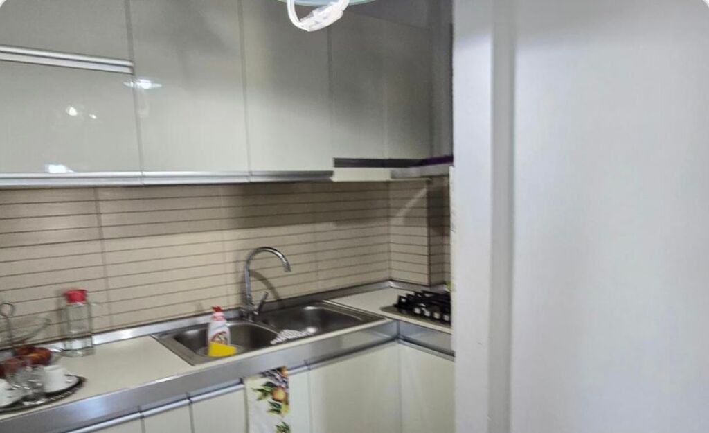Apartament 3+1 ne shitje , Perballe Delijorgjit !