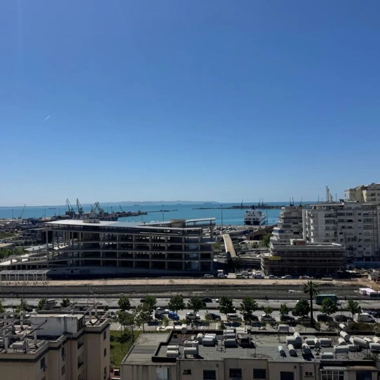 Shitet Apartament 2+1 me Pamje Deti + Garazh të Mbyllur – Durrës