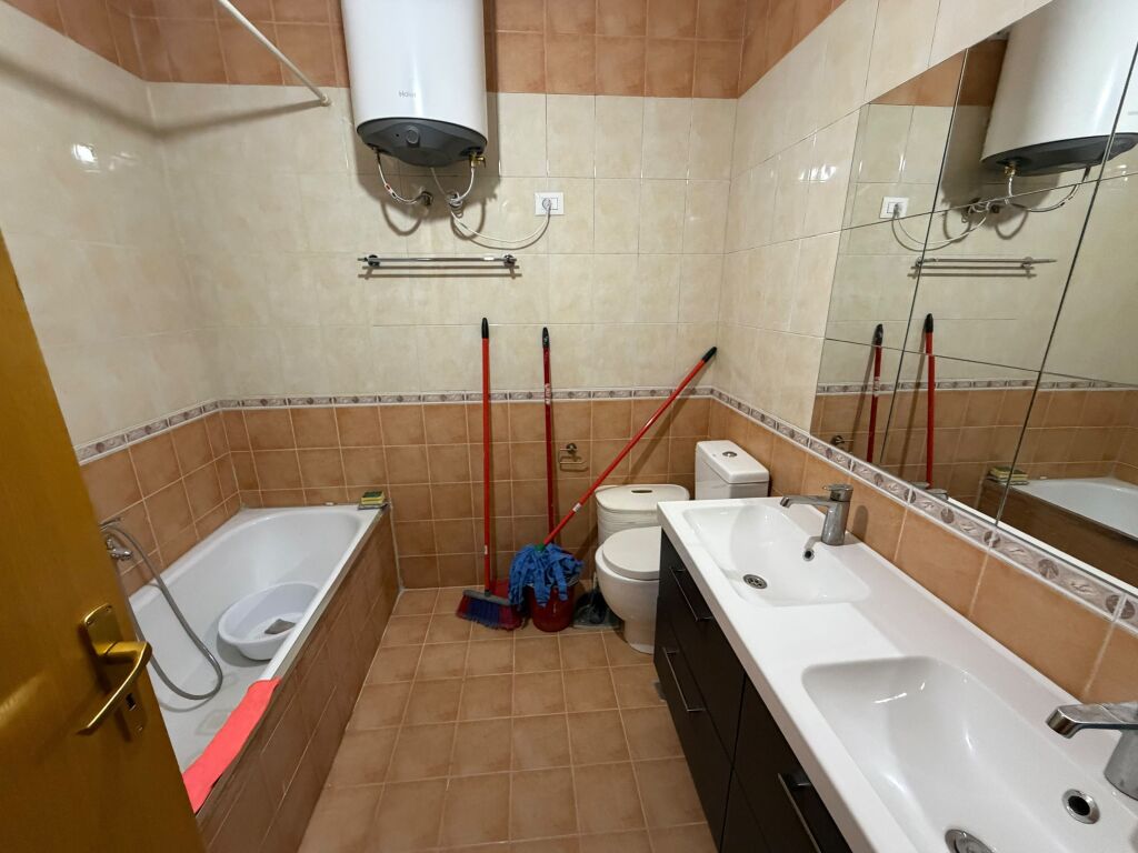 Qera apartament 2+1  Rruga Islam Alla  myslym shyr cmimi 700 eueo