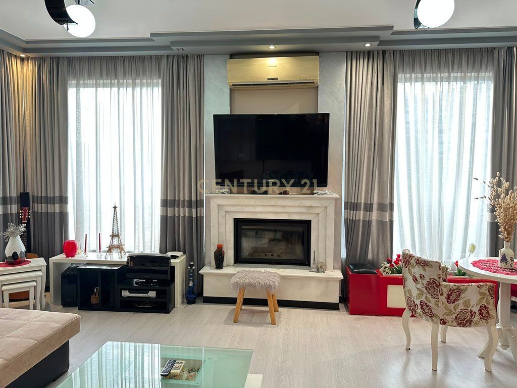 Apartament 2+1+3 | Ish-Fusha e Aviacionit 1,000 € /Muaj