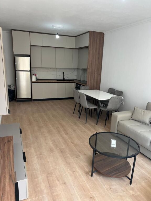 Appartamento 2+1 +2 con parcheggio a Kamez