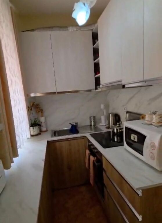 Apartament 1+1 me qira tek Rruga e Kavajes!