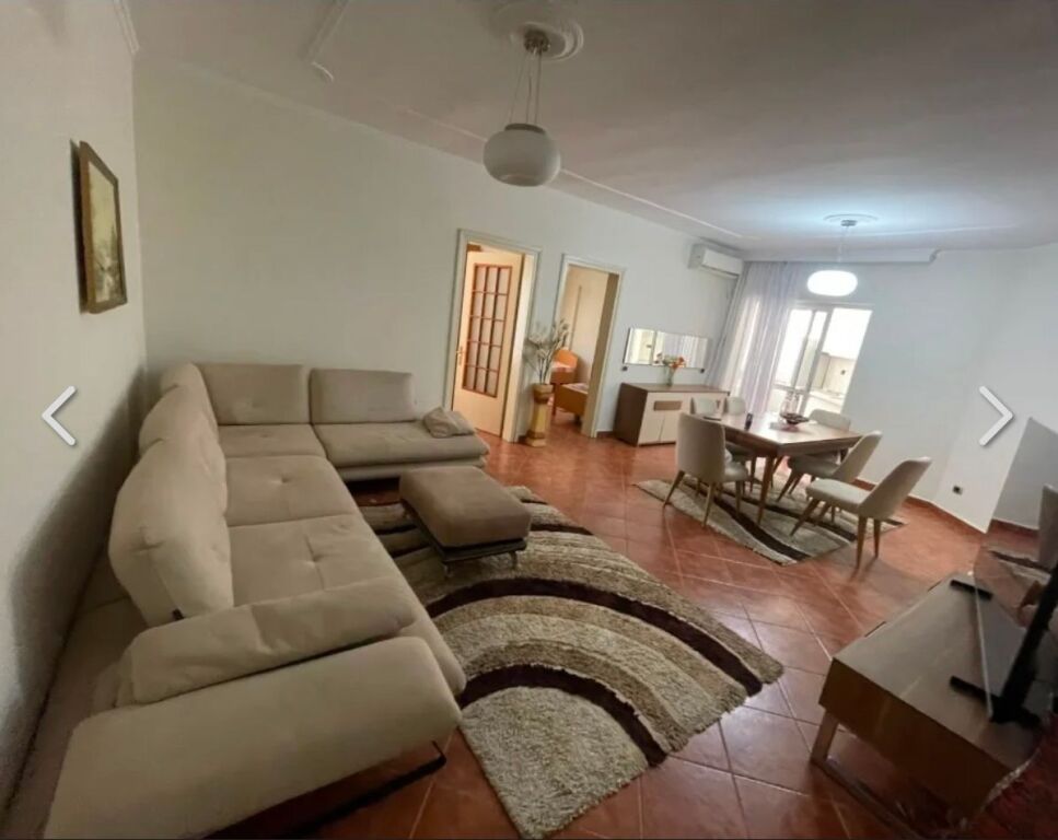Apartament me qera 2+1 Komuna e Parisit