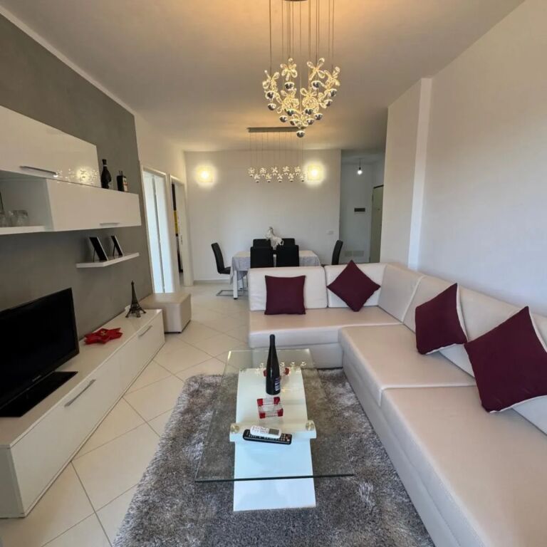Shitet Apartament 2+1 me pamje deti dhe Garazh te mbyllur 30m2