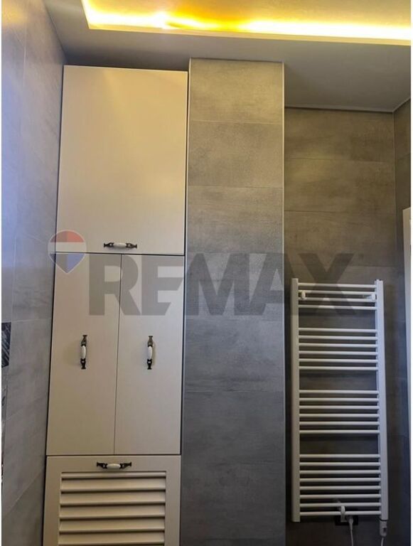 Shitet apartament 2+1+2 tek Zogu i Zi