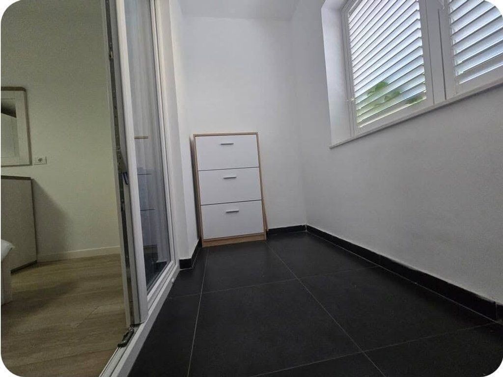 SHESHI WILLSON, APARTAMENT 1+1 ME QIRA!
