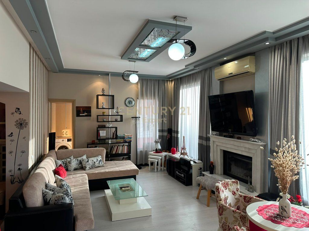 Apartament 2+1+3 | Ish-Fusha e Aviacionit 1,000 € /Muaj