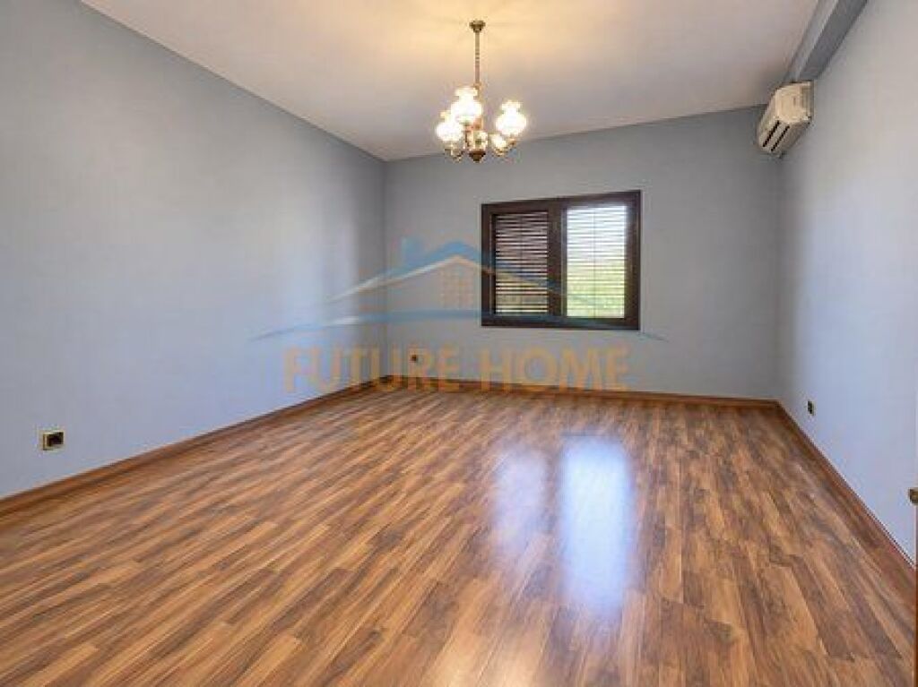 Shitet, Apartament 2+1+2, Bllok