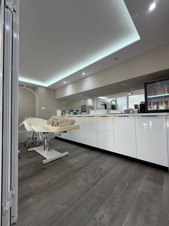 Affitto,Ambiente Commerciale,Univers City