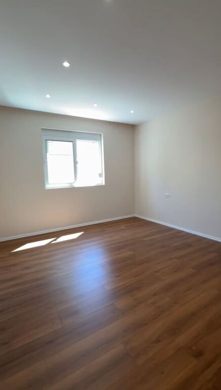Shitet Apartament 2+1 ne Durres