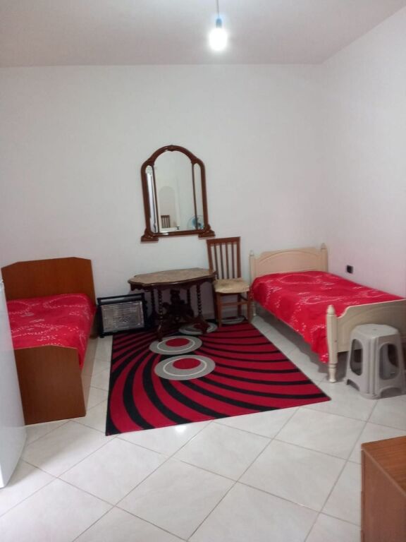 GARSONIERE 25,000 LEKE RRUGA JORDAN MISJA